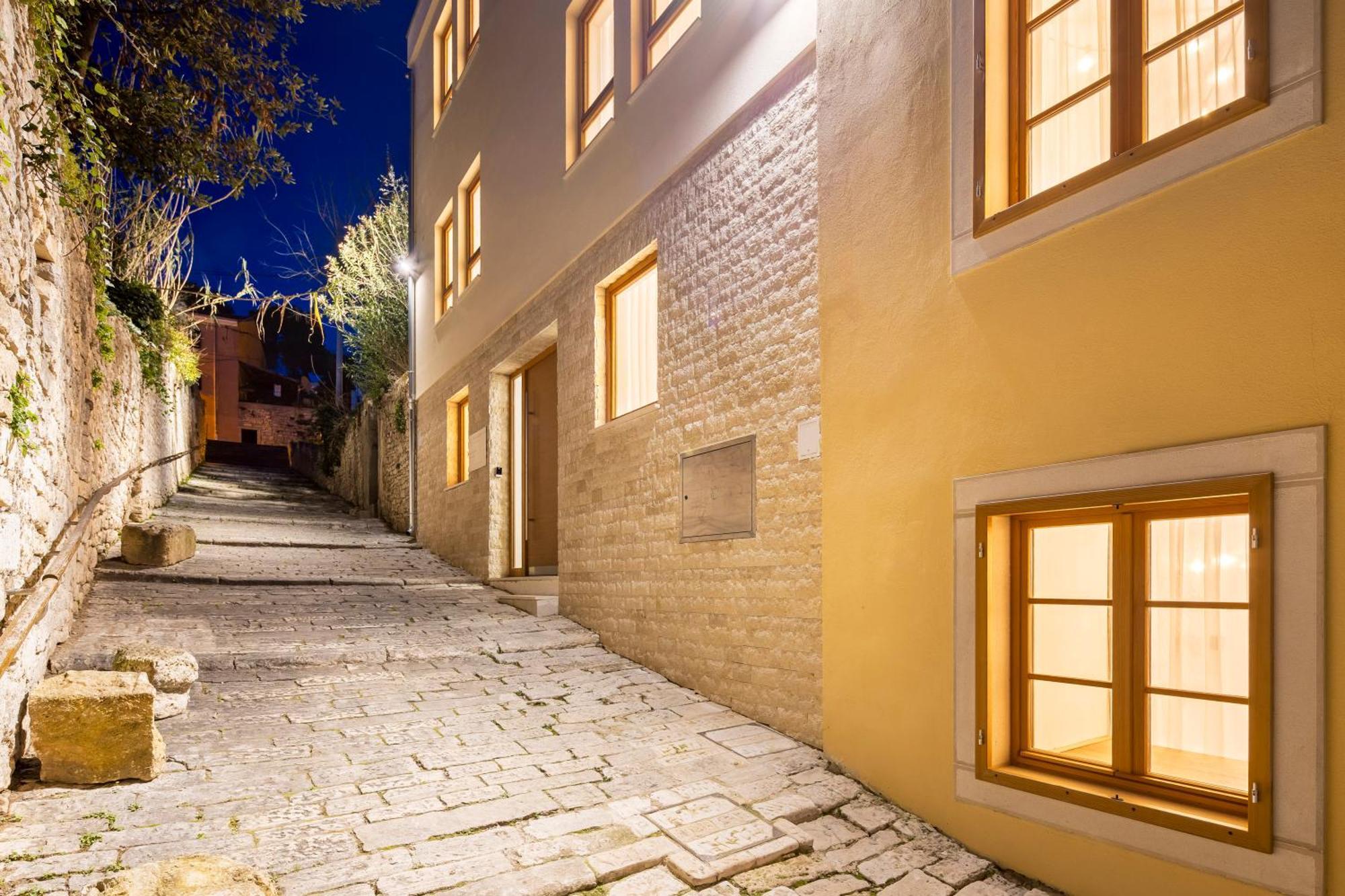 Pula Residence Rooms And Apartments Old City Center Экстерьер фото