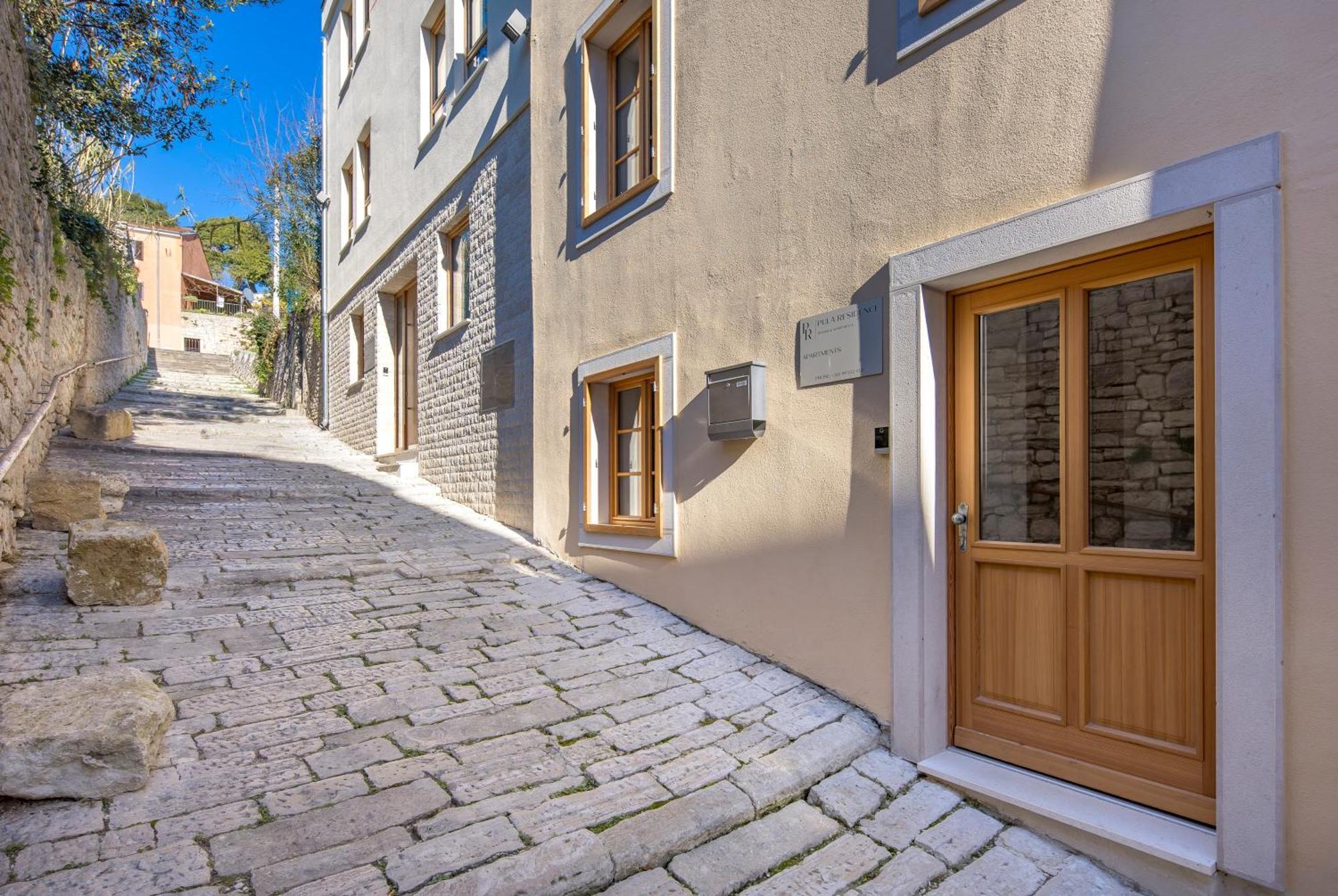 Pula Residence Rooms And Apartments Old City Center Экстерьер фото