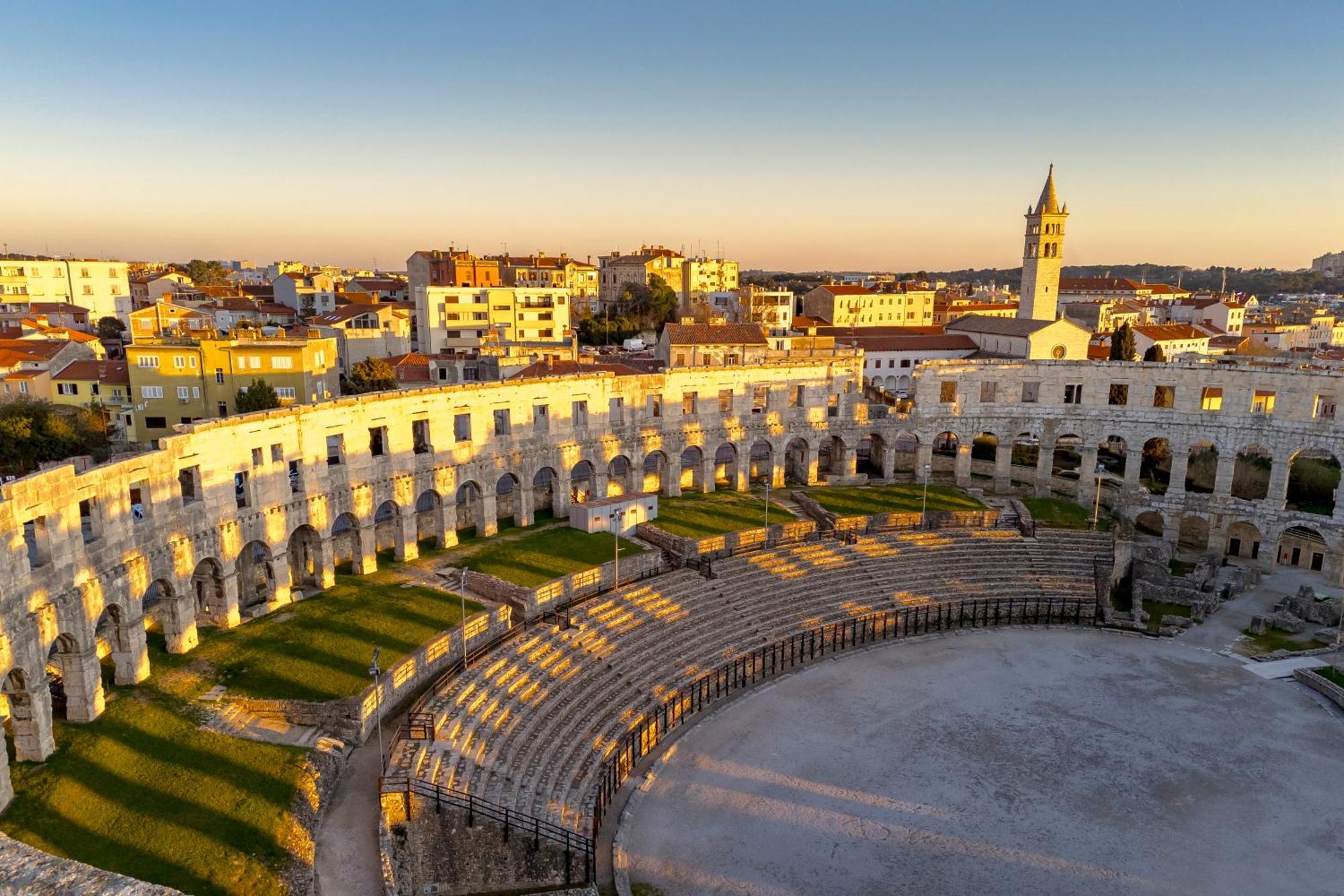 Pula Residence Rooms And Apartments Old City Center Экстерьер фото
