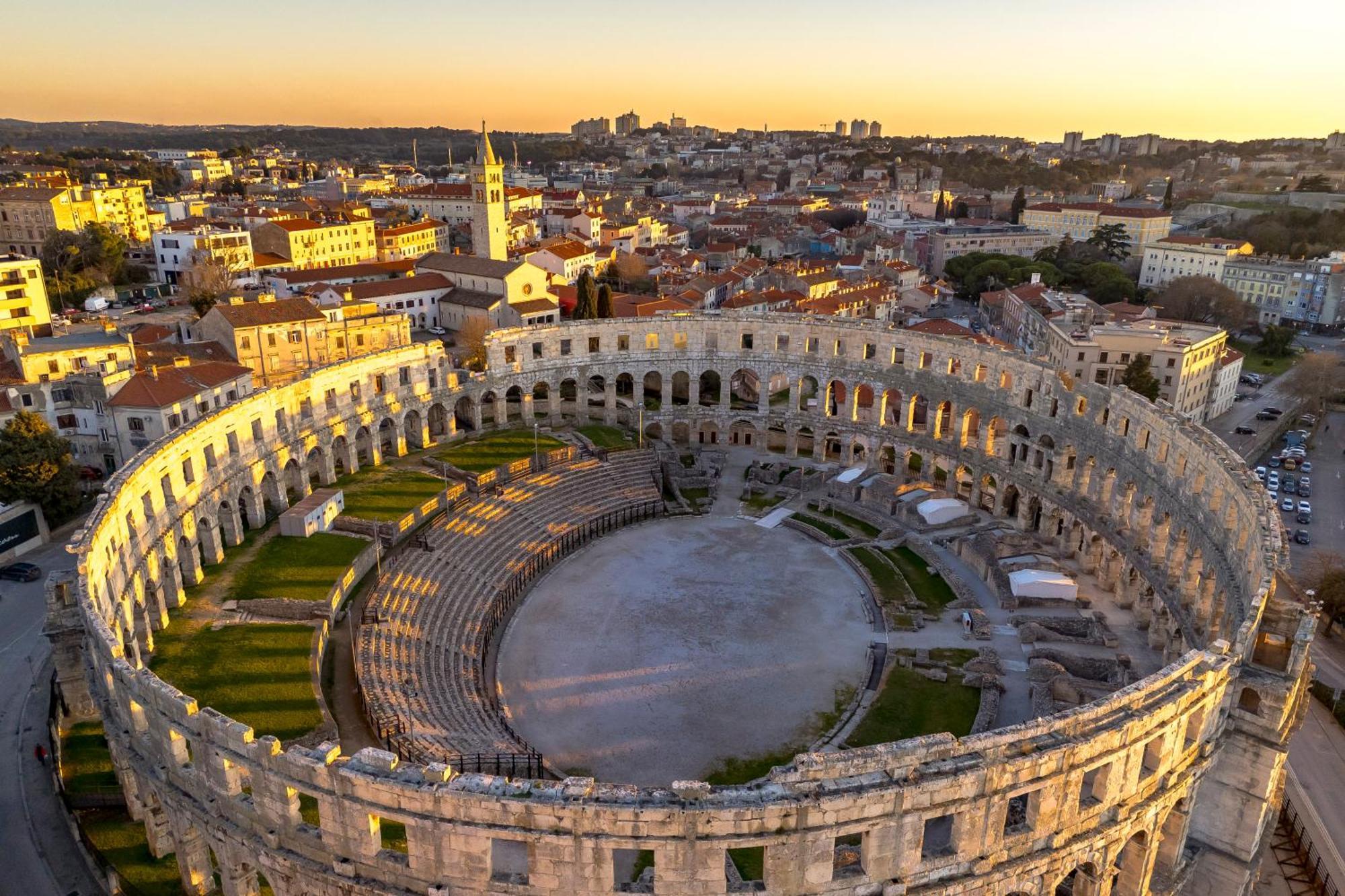 Pula Residence Rooms And Apartments Old City Center Экстерьер фото
