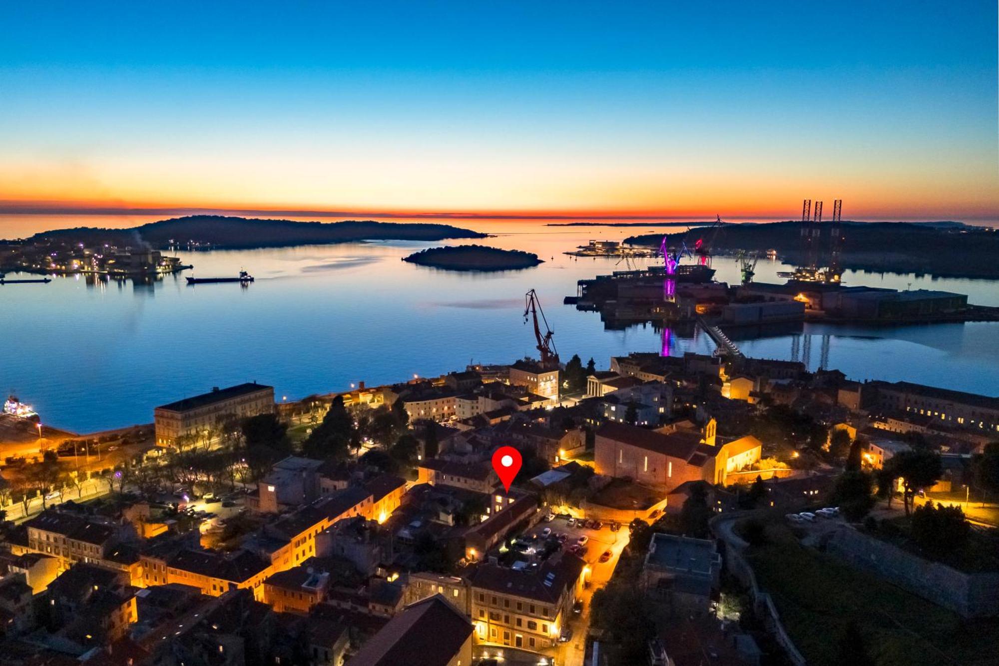 Pula Residence Rooms And Apartments Old City Center Экстерьер фото