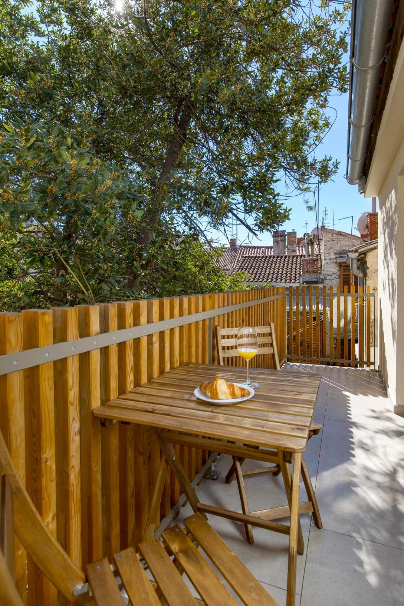 Pula Residence Rooms And Apartments Old City Center Экстерьер фото