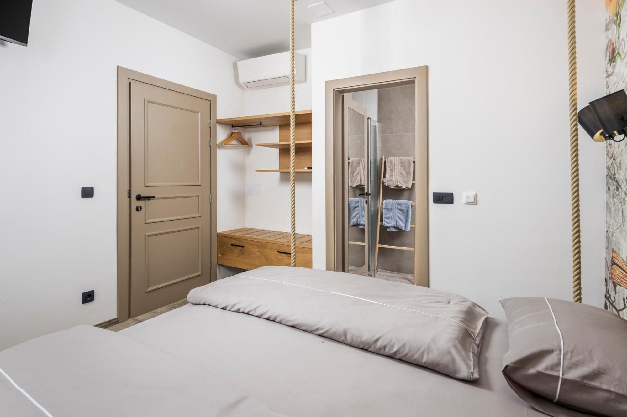 Pula Residence Rooms And Apartments Old City Center Экстерьер фото