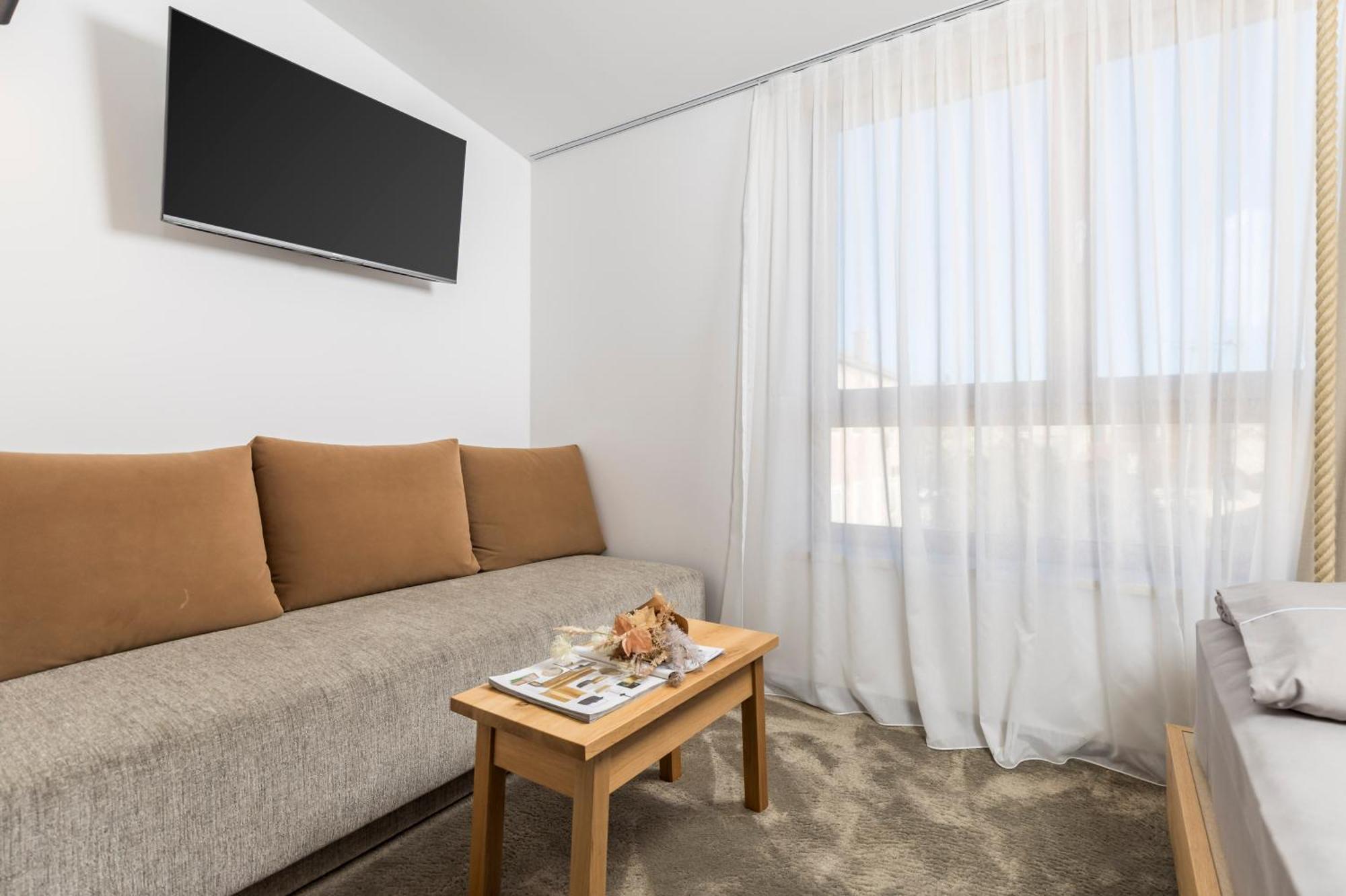 Pula Residence Rooms And Apartments Old City Center Экстерьер фото
